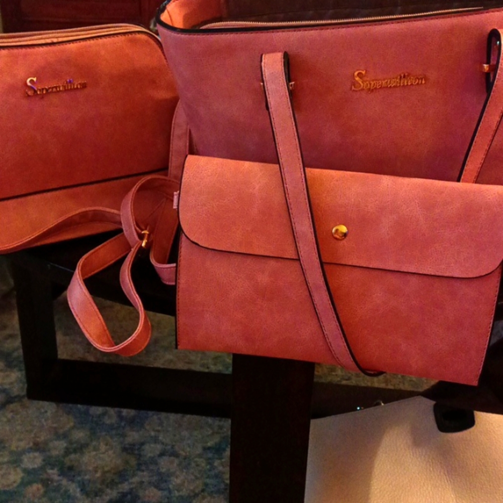 Purse - Picture 1 of 1